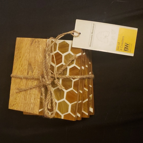 The Boston Warehouse Set of 4 Square Honeysuckle Homestead Resin & Wood Coasters - Picture 7 of 15